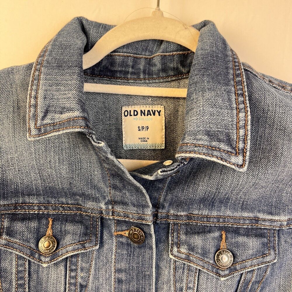 Old Navy Jean Jacket Women's Small Denim Western Utility Outdoors Cotton Casual - Picture 3 of 9